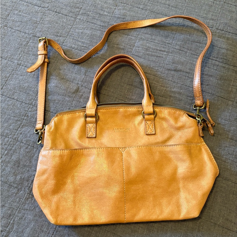 GUC Elegant Tan Crossbody Bag by American Leather